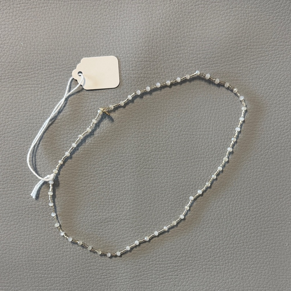 Melania Clara Elegant Silver Beaded Necklace